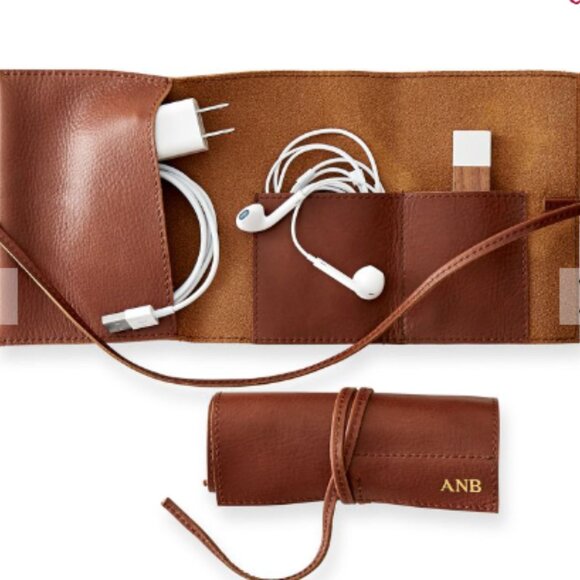 Mark & Graham Patterned Leather Charger Roll Up - Picture 4 of 7